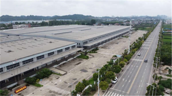 库房展示（左）